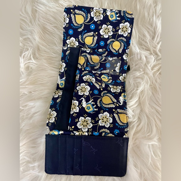 Vera Bradley Tri-fold wallet.  Blue yellow elephant design fabric - Picture 6 of 7